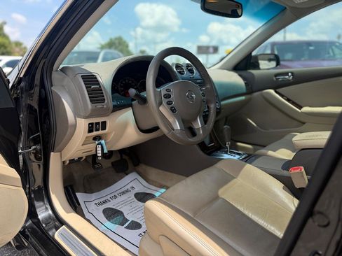 Used 2012 Nissan Altima 3.5 SR w/ Sport Pkg FWD image 9