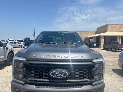 Used 2023 Ford F250 Lariat w/ Lariat Ultimate Package AWD/4WD image 3