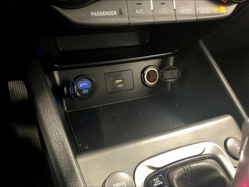 Certified 2022 Hyundai Kona SE image 26