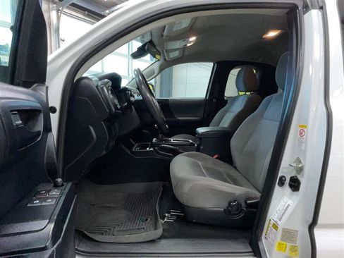 Used 2019 Toyota Tacoma SR image 12