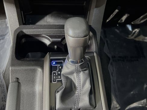 Used 2022 Toyota Tacoma Limited image 23