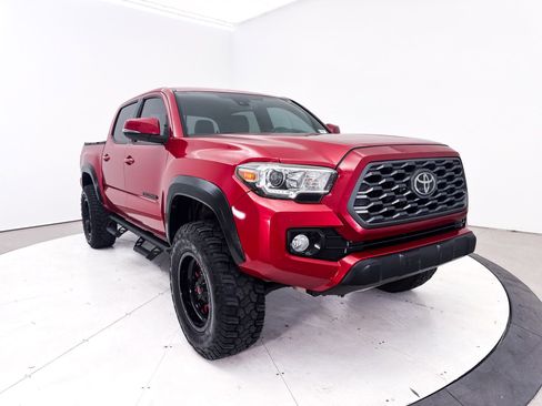 Used 2020 Toyota Tacoma TRD Off-Road w/ TRD Premium Off Road Package AWD/4WD image 12