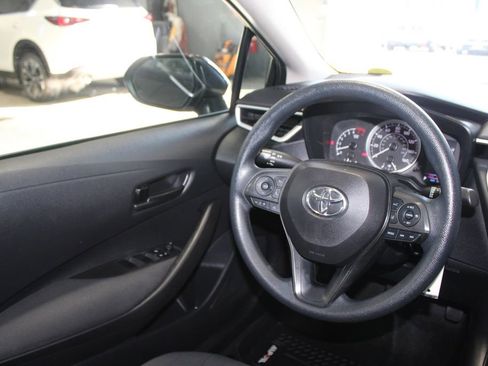 Used 2022 Toyota Corolla LE FWD image 22