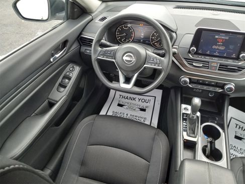 Used 2024 Nissan Altima 2.5 SV image 13