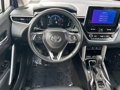 Certified 2025 Toyota Corolla Cross XLE FWD image 18
