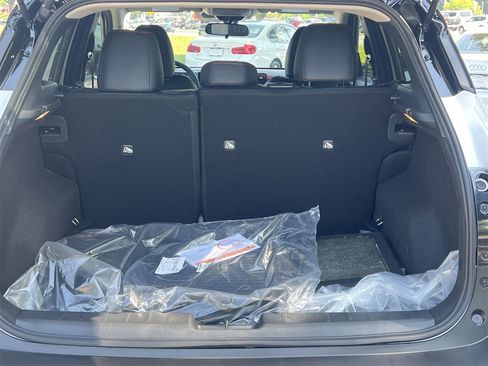 New 2025 Nissan Kicks SR image 22