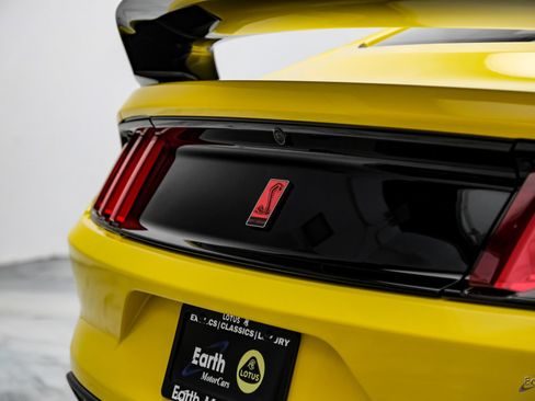 Used 2017 Ford Mustang Shelby GT350R w/ GT350R Equipment Group 920A RWD image 15