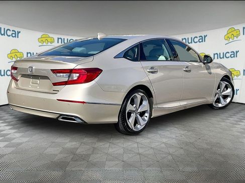 Used 2018 Honda Accord Touring image 6