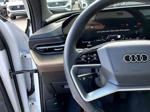 Certified 2025 Audi Q5 Premium Plus w/ Premium Plus image 24