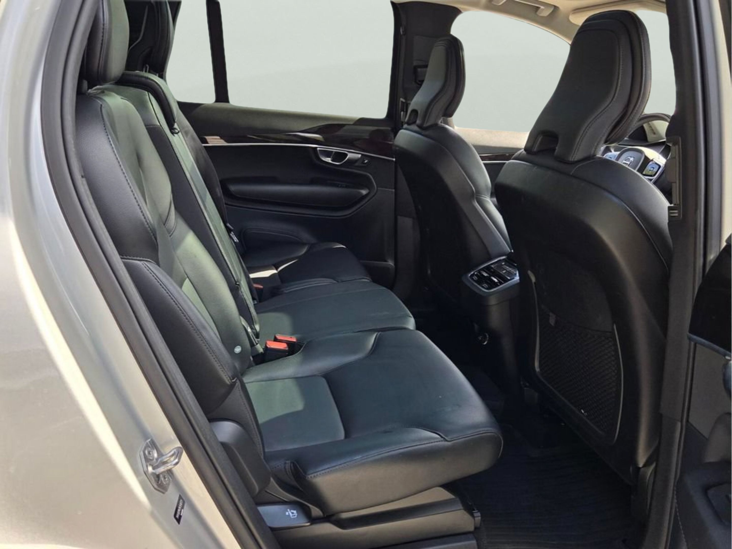 Used 2019 Volvo XC90 T5 Momentum w/ Protection Package Premier AWD/4WD image 21