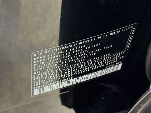 Used 2024 Volkswagen Tiguan SEL R-Line w/ MDO Package, Two-Row image 37