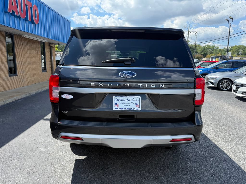 Used 2024 Ford Expedition XLT RWD image 12