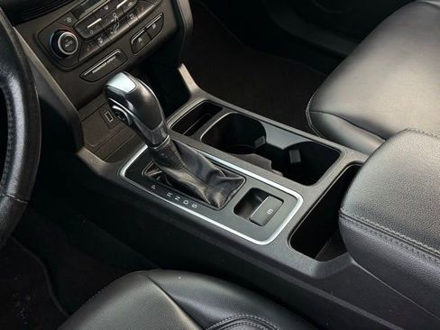 Used 2019 Ford Escape SEL image 27