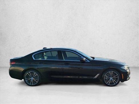 Used 2023 BMW 530i w/ Convenience Package RWD image 4