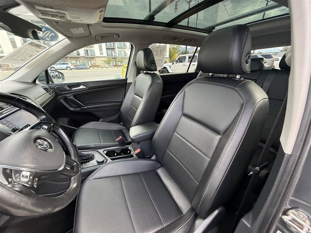 Used 2018 Volkswagen Tiguan SEL AWD/4WD image 17
