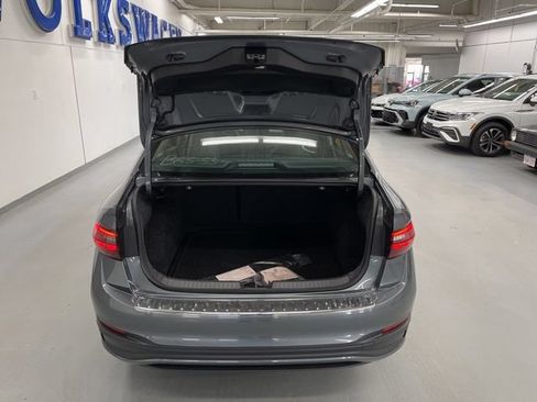 New 2026 Volkswagen Jetta SE FWD image 9