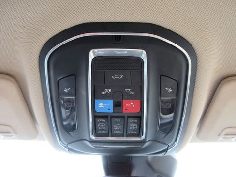 Used 2022 Jeep Grand Cherokee L Limited w/ Black Appearance Package AWD/4WD image 33