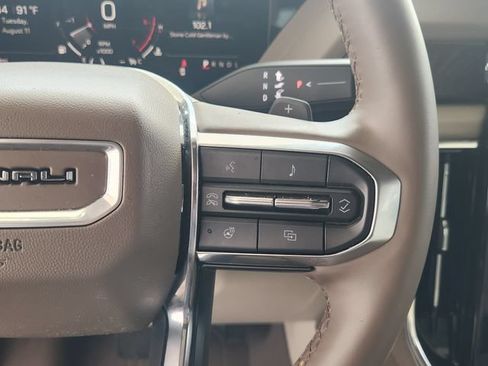 Used 2025 GMC Yukon Denali w/ Sun & Power Step Package RWD image 29