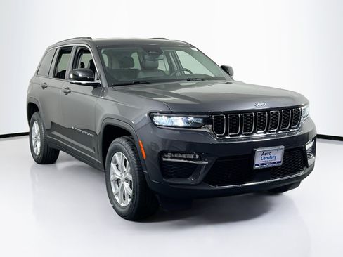 Used 2023 Jeep Grand Cherokee Limited AWD/4WD image 3