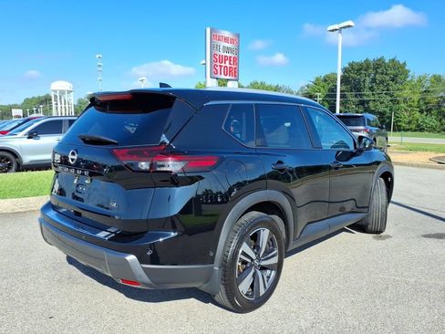 Used 2025 Nissan Rogue SL FWD image 15