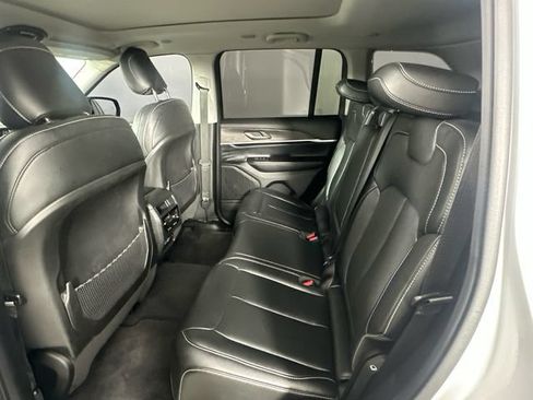 Certified 2023 Jeep Grand Cherokee Limited w/ Black Appearance Package AWD/4WD image 23