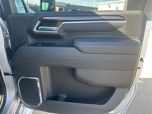 Used 2025 Chevrolet Silverado 3500 LT w/ Convenience Package image 22