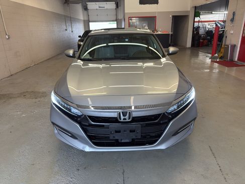 Used 2018 Honda Accord EX image 2