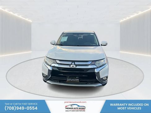 Used 2016 Mitsubishi Outlander SE AWD/4WD image 2