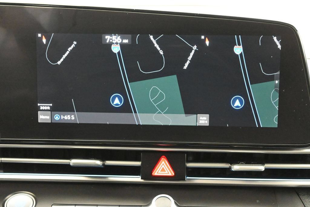 Used 2022 Hyundai Elantra Limited FWD image 13