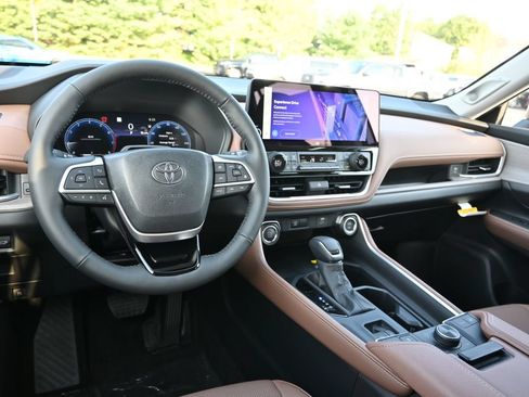 New 2026 Toyota Grand Highlander AWD image 23