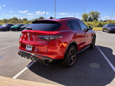 New 2025 Alfa Romeo Stelvio Sprint image 9