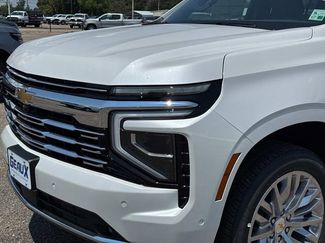 New 2025 Chevrolet Suburban Premier w/ Sun And Tow Package RWD video 2