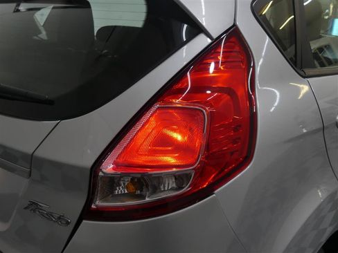 Used 2018 Ford Fiesta SE FWD image 15