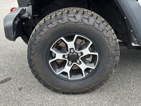 Certified 2022 Jeep Wrangler Unlimited Rubicon AWD/4WD image 11