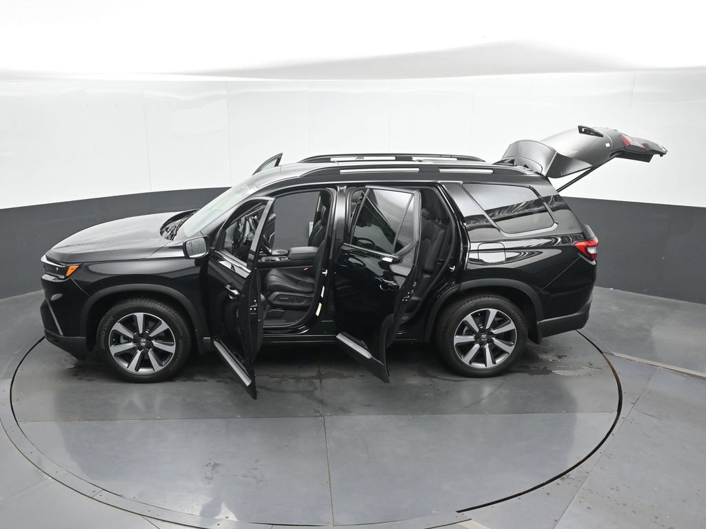 Used 2025 Honda Pilot Touring image 44