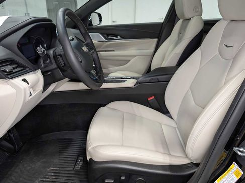 Certified 2023 Cadillac CT4 Premium Luxury image 4