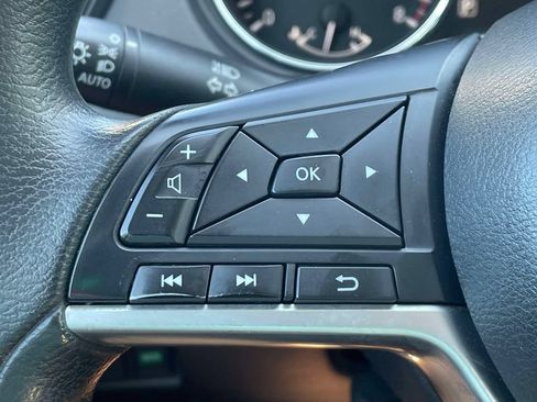 Used 2019 Nissan Rogue S FWD image 28