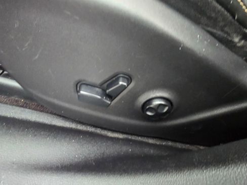 Used 2016 Jeep Cherokee Limited image 10