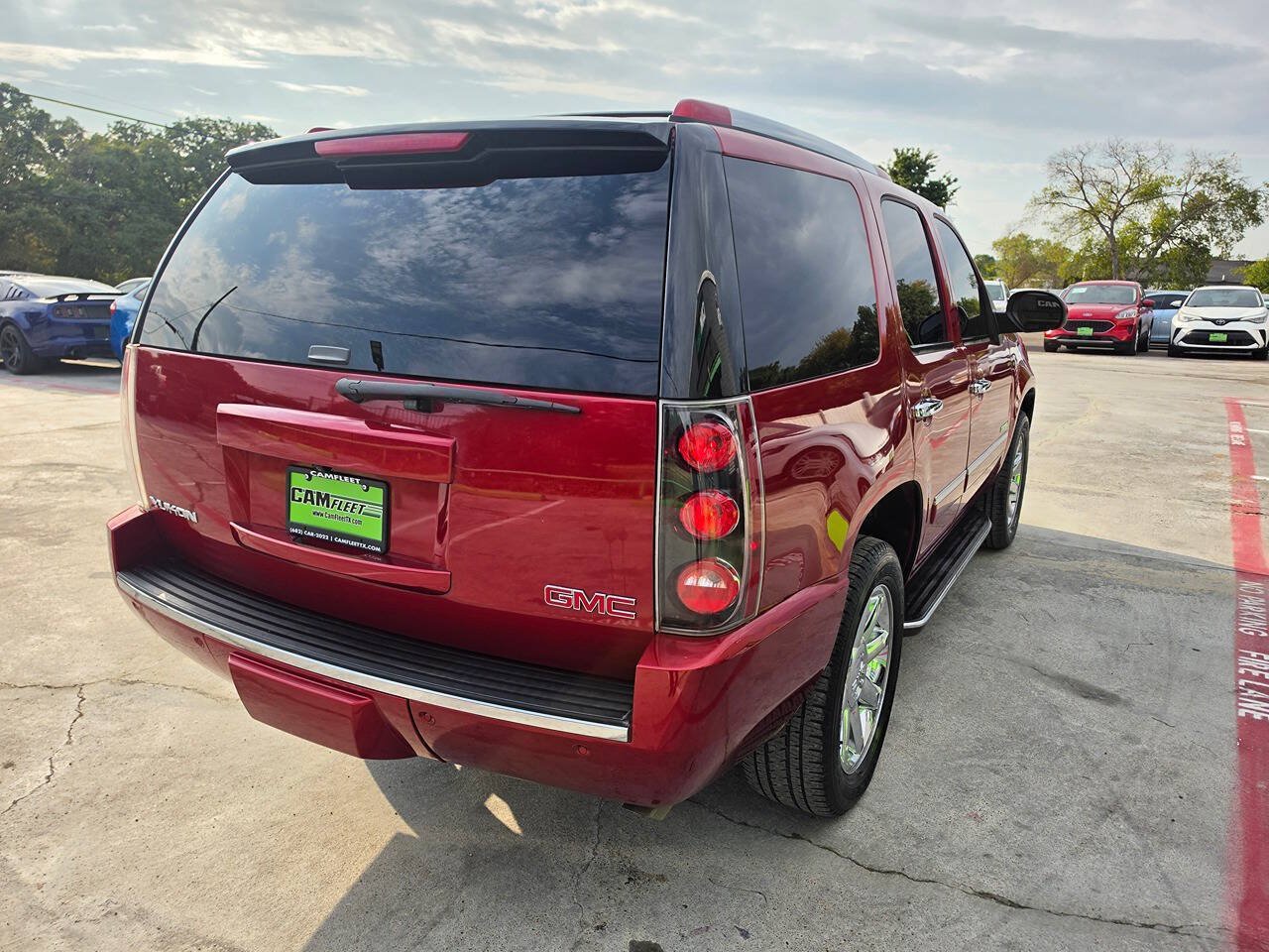 Used 2014 GMC Yukon Denali RWD image 9