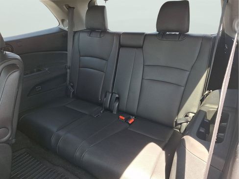 Used 2022 Honda Pilot Touring image 9