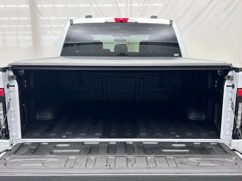 Used 2025 Ford F150 Lightning Flash image 9