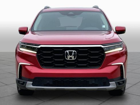 Used 2025 Honda Pilot Elite image 3