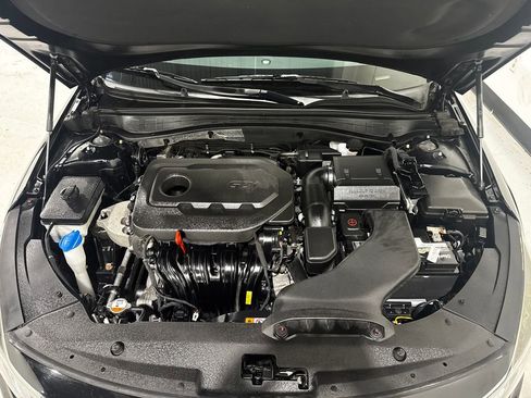 Used 2017 Kia Optima LX image 11