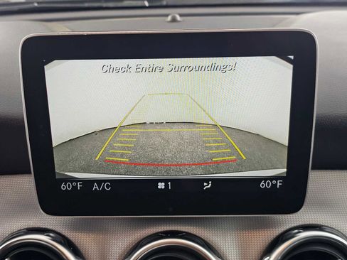 Used 2020 Mercedes-Benz GLA 250 4MATIC w/ Premium Package image 27