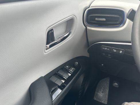 Used 2021 Toyota Prius Limited w/ Premium Convenience Package FWD image 30