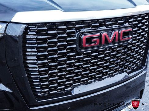 Used 2021 GMC Yukon XL Denali w/ Denali Premium Package image 6