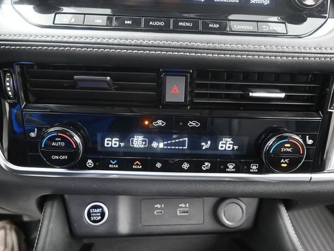 Used 2023 Nissan Rogue SL w/ SL Premium Package FWD image 24