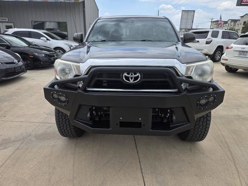 Used 2015 Toyota Tacoma 4x4 Double Cab w/ SR5 Package image 2