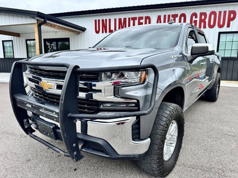 Used 2020 Chevrolet Silverado 1500 LT AWD/4WD image 2