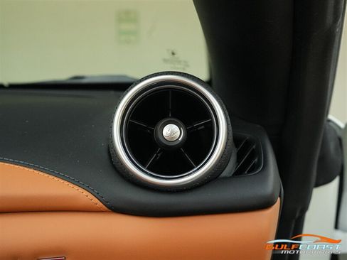 Used 2017 Ferrari California T RWD image 40